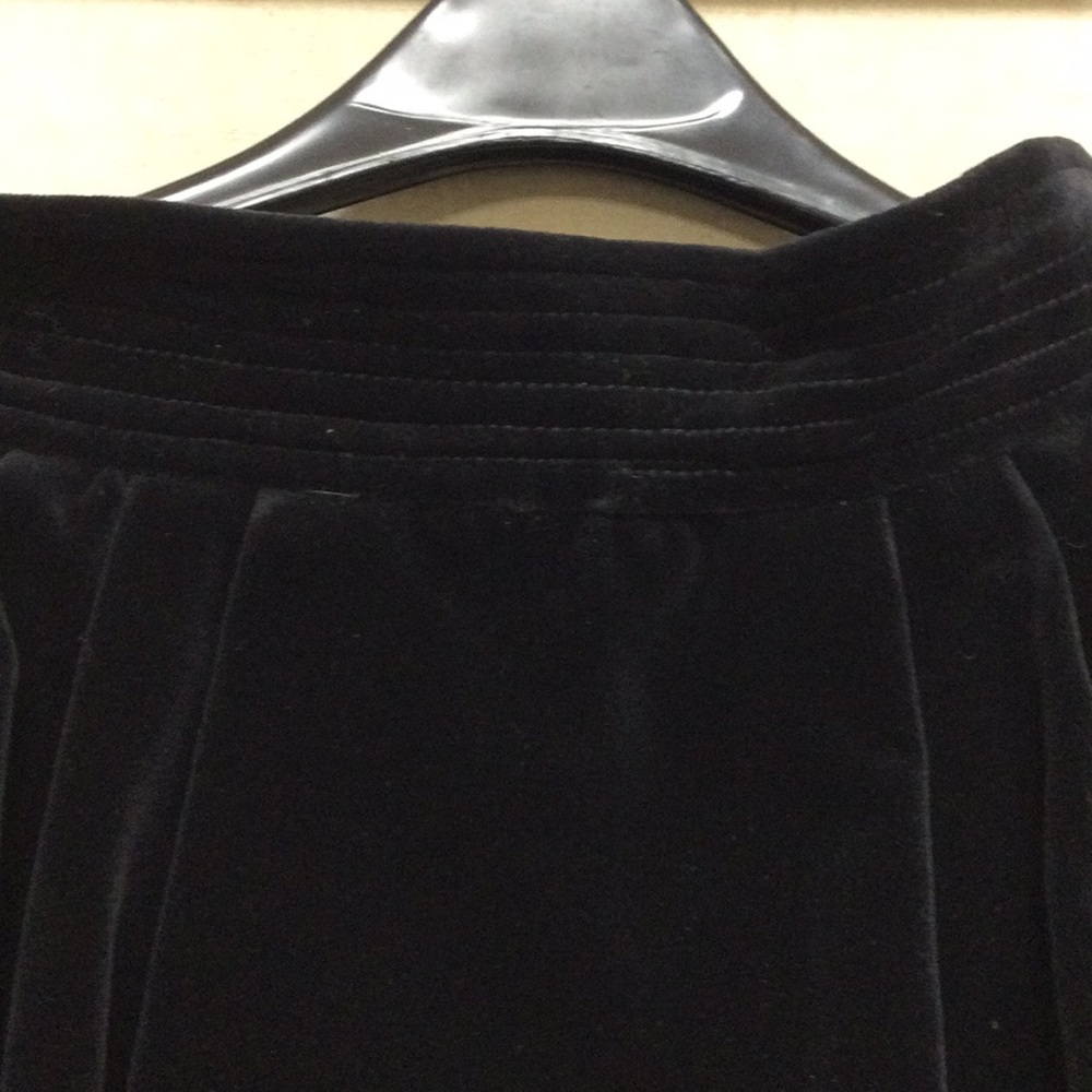 Vintage 2Pc. Don Sayres Red Wool w Black Velvet Trim & Black Velvet Skirt - Picture 10 of 11